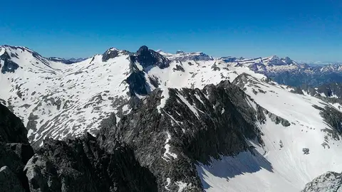 El glaciar piren&aacute;ico Neouvielle, que en occitano significa nieve vieja