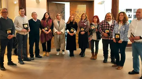 Tras la apertura de plicas y lectura de ganadores, tuvo lugar la presentaci&oacute;n del n&uacute;mero 68 de la Revista Traslapuente