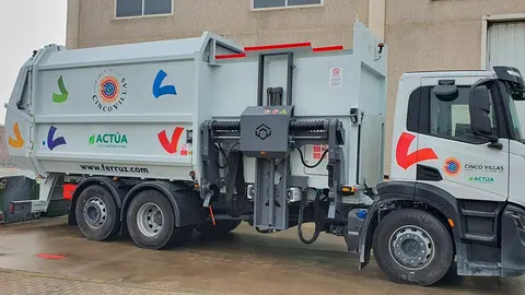 Nuevos veh&iacute;culos de basura en Cinco Villas