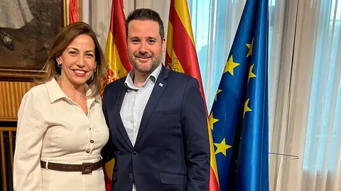 La alcaldesa de Zaragoza, Natalia Chueca, junto al alcalde de Tudela, Alejandro Toquero