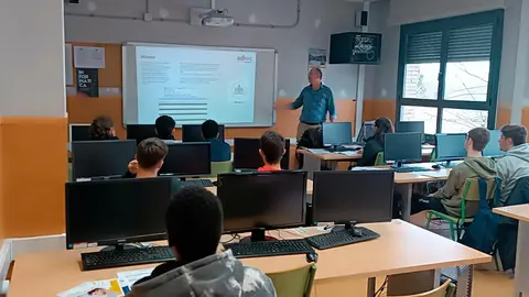 David Santamar&iacute;a en el primer encuentro de empresas de inform&aacute;tica organizado por el Centro Integrado Mar&iacute;a Ana Sanz de Pamplona