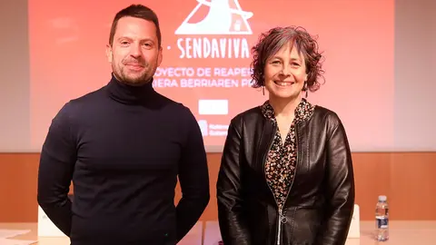 El director gerente de NICDO, Ram&oacute;n Urdi&aacute;in, y la consejera de Cultura, Deporte y Turismo, Rebeca Esnaola