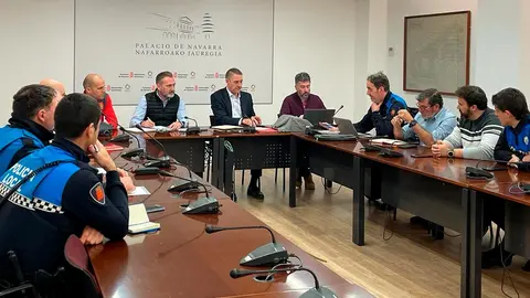 Imagen de la reuni&oacute;n con los polic&iacute;as locales de la Zona Media