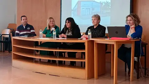 La directora gerente del SNE-NL, Mariam Mart&oacute;n, durante la clausura de la Escuela Taller Ribera Alta Soldadura en Falces