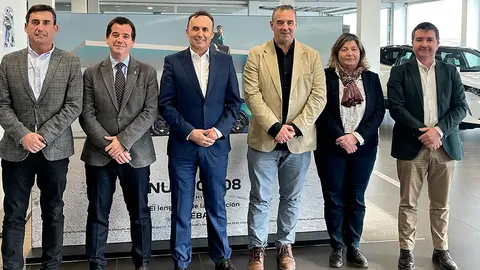 Junto al consejero Irujo tambi&eacute;n acudieron Mar&iacute;a Luisa Elguea, Javier Aiape y Rafael Loscos, como representantes de la Asociaci&oacute;n Empresarial Ribera (AER) y de la Merindad de Estella (Laseme)