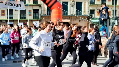 Se vivi&oacute; un inmejorable ambiente en la doble prueba  carrera y caminata 