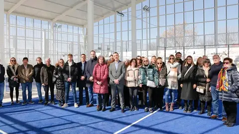 A la inauguraci&oacute;n de las pistas asisti&oacute; Rebeca Esnaola, Consejera de Turismo, Cultura y Deporte del Gobierno de Navarra, el alcalde de la localidad Jos&eacute; Luis Sanz, el director del INDJ, Jorge Aguirre y varios miembros de la corporaci&oacute;n local