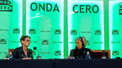 La presidenta de Navarra, Mar&iacute;a Chivite, y Julia Otero durante el programa de Onda Cero
