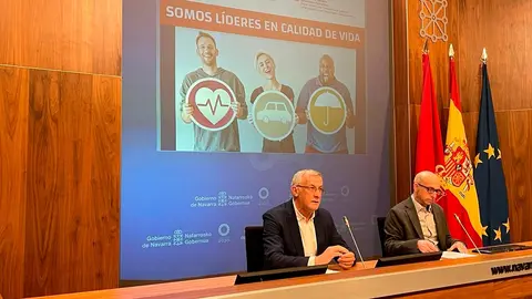 El vicepresidente F&eacute;lix Taberna y el director gerente de la Oficina de An&aacute;lisis y Prospecci&oacute;n, Txema Garc&iacute;a de Eulate en la presentaci&oacute;n del estudio