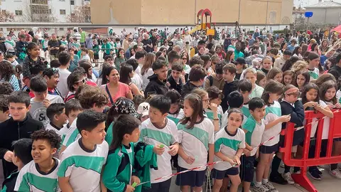Los alumnos y alumnas del Colegio La Anunciata durante la Operaci&oacute;n Bocata