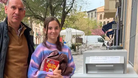 Usuarios del nuevo servicio de devoluci&oacute;n de materiales de la Bibilioteca Municipal de Tudela