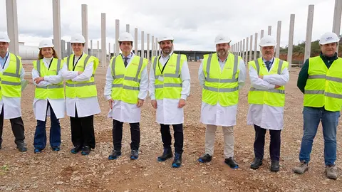 Visita del consejero Mikel Irujo, junto al equipo directivo de Elaborados Naturales a las obras de la nueva planta en Funes