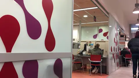 Imagen del interior de una oficina del Servicio Navarro de Empleo&ndash;Nafar Lansare