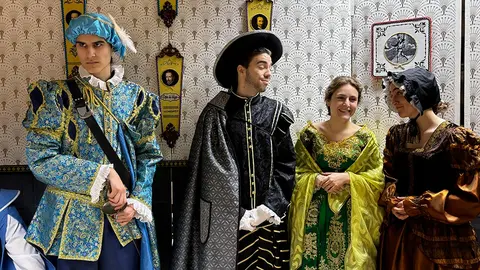 Vestuario de &eacute;poca y m&uacute;sica en directo, reflejando la pasi&oacute;n por la literatura