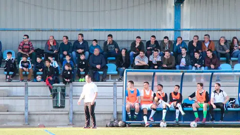 Aficionados del CD Azkoyen presenciando un partido contra el San Adri&aacute;n hace unas temporadas