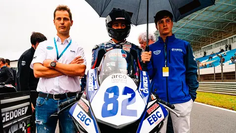 Incluso con la lluvia complicando la pista, el piloto de Fontellas mantuvo su enfoque y continu&oacute; su caza de puntos clave para el campeonato tras una ca&iacute;da