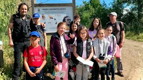 Los j&oacute;venes aprendices disfrutaron de una ma&ntilde;ana llena de descubrimientos, observando diferentes especies de aves y comprendiendo su importancia en el ecosistema