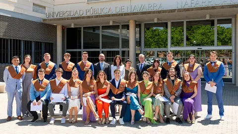 Alumnado participante en el acto de graduaci&oacute;n en el campus de Tudela