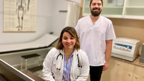 La Dra. Quintana y el Enfermero Huguet lideran un cambio innovador en la salud, garantizando consultas inmediatas y un trato humano que prioriza al paciente