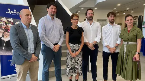 Santiago Os&eacute;s Eraso (Rockwool), Guillermo Garc&iacute;a Mart&iacute;nez (Jata), Mar&iacute;a Chivite, Gonzalo Oliver Amatri&aacute;in, Diego Oliver Gimeno (ENHOL) y Cristina Esandi (Jata)