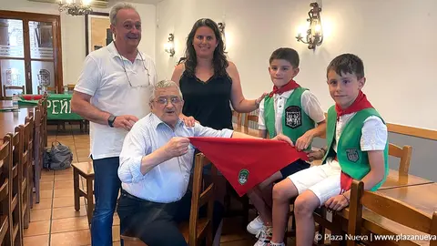 Javier P&eacute;rez P&eacute;rez junto a H&eacute;ctor Mart&iacute;nez Hern&aacute;ndez y Aimar Centeno Ayensa