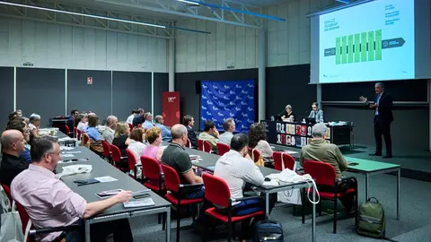 Junta General de Mutua Navarra sobre absentismo