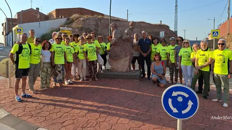 Acto de repulsa de la Asociaci&oacute;n de Amigos del Camino de Santiago de Alfaro a los actos vand&aacute;licos contra la escultura del peregrino