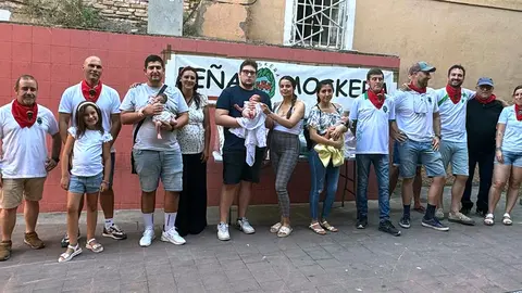 Homenaje a los ni&ntilde;os nacidos durante las fiestas de Tudela 1