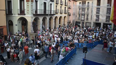 Plaza de Espa&ntilde;a durante la imposici&oacute;n del pa&ntilde;uelo en Tarazona