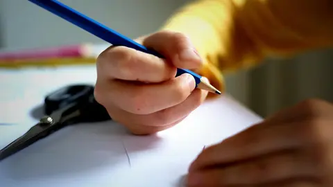 escuela colegio formaci&oacute;n vuelta al cole escritura ni&ntilde;o infantil atenci&oacute;n temprana dibujo dibujar escribir
