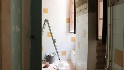 Obras en la adecuaci&oacute;n de los ba&ntilde;os de la primera planta del Conservatorio Escuela de M&uacute;sica Municipal de Tudela
