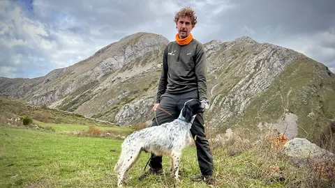 Ricardo Cornago y su perro Gold de VillaCarmago