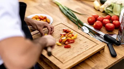 cocina cocinero fusi&oacute;n cortar verduras