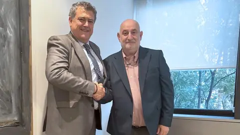 F&eacute;lix Guindulain, presidente de Jofemar Corporaci&oacute;n, y Giuseppe Cerea, de IVS Group