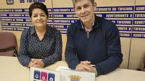 Ana Tarazona, de ACT, y el concejal Jos&eacute; Antonio Docando, en la presentaci&oacute;n de Volveremos