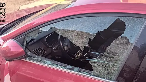 Uno de los detenidos, con 30 antecedentes policiales, ha ingresado en prisi&oacute;n tras una serie de robos con fuerza y da&ntilde;os en veh&iacute;culos de Ribaforada