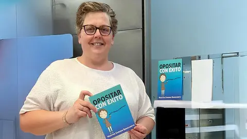 La escritora navarra Montse Gurrea sorprende y triunfa con el libro &lsquo;Opositar con &eacute;xito&rsquo;