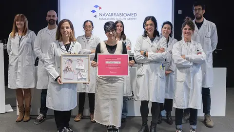Donaci&oacute;n de M&oacute;nica Lozano en la sede de Navarrabiomed