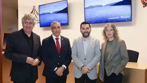 Fernando Mendoza, el consejero Oscar Chivite, Jes&uacute;s Mari Rodr&iacute;guez y Cristina Toledano, antes de la reuni&oacute;n informativa con entidades locales celebrada en Tudela