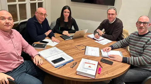 Ayuntamientos de Fitero, Corella y Cintru&eacute;nigo junto con la trabajadora de AgroAlhama