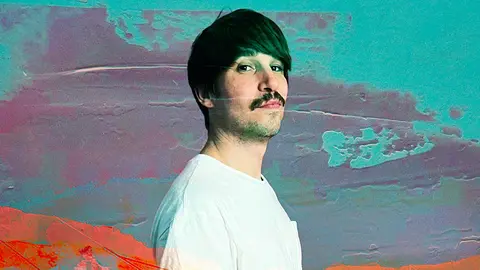 El multiinstrumentista y compositor tudelano Diego Caro, bajo su proyecto musical Diego Case, ha lanzado Far From Broadway 13.40.04