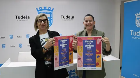 La concejal de Turismo, Irune Garc&iacute;a, en la rueda de prensa en la que ha estado acompa&ntilde;ada por la concejal de Cultura, Iciar Les