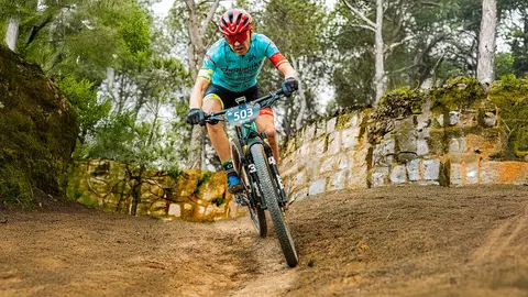 Tito Espada roza la victoria en el Campeonato Navarro de XCM en Olite tras un error de se&ntilde;alizaci&oacute;n
