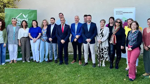 El consejero Chivite con el resto de participantes en la jornada
