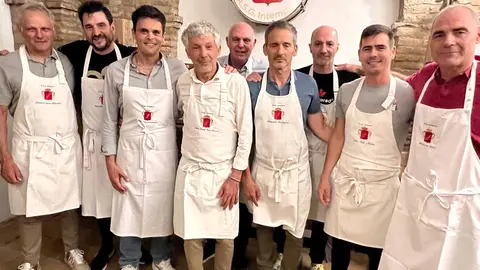 Miguel Tantos Sevillano recibi&oacute; el Mandil de Honor 2025 en la Real Sociedad Gastron&oacute;mica de Tudela