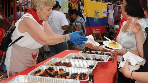 Fiesta Intercultural en Caparroso con gastronom&iacute;a y bailes del mundo 15
