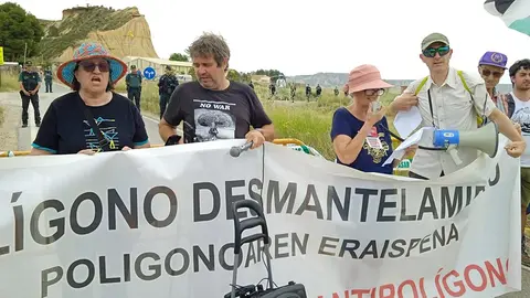Milagros Rubio y Eduardo Navascu&eacute;s leyeron sus respectivos manifiestos
