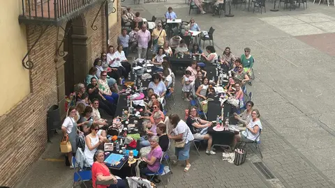 Corella celebr&oacute; el D&iacute;a Mundial de tejer en p&uacute;blico 1