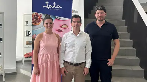 El consejero de Industria, Mikel Irujo, visita las instalaciones de Electrodom&eacute;sticos Jata en la Ciudad Agroalimentaria de Tudela, donde la empresa ha duplicado su producci&oacute;n en 2025