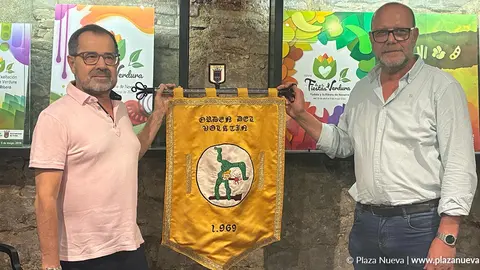 Emilio Garrido y Celes Sebasti&aacute;n durante el relevo presidencial de la Orden del Volat&iacute;n, el pasado 3 de julio